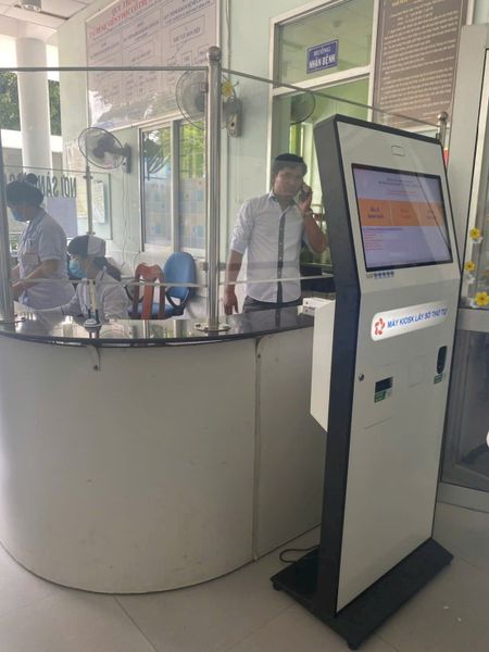 Triển khai hệ thống kiosk lấy số thứ tự cho Bệnh viện y học cổ truyền