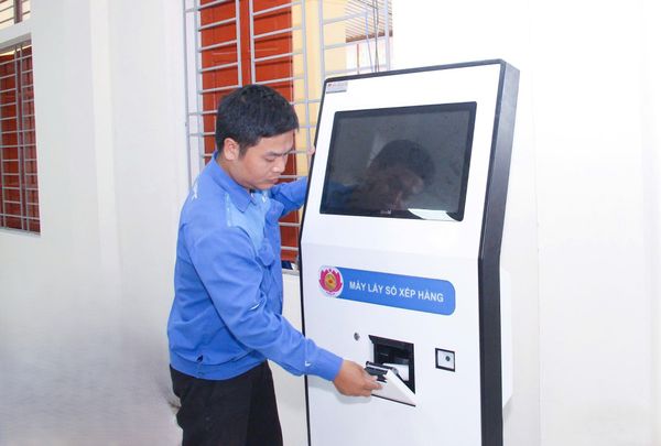 Triển Khai Giải Pháp Số Hóa Cho Trung Tâm Hành Chính Công Tại Phường Trường Vinh