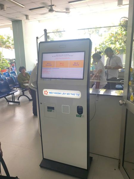 Triển khai hệ thống kiosk lấy số thứ tự cho Bệnh viện y học cổ truyền