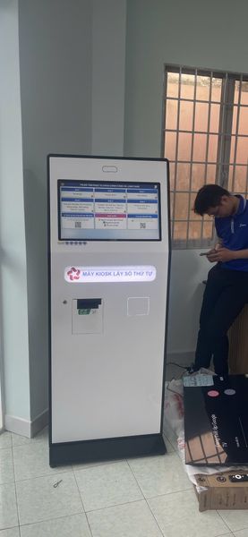 GoodM! triển khai hệ thống kiosk lấy số thứ tự cho TTHCC xã Long Cang huyện Cần Đước