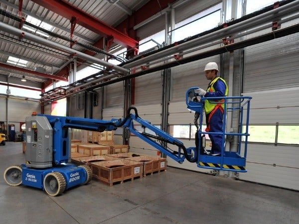 Các dấu hiệu nhận biết xe nâng người cần bảo dưỡng ngay