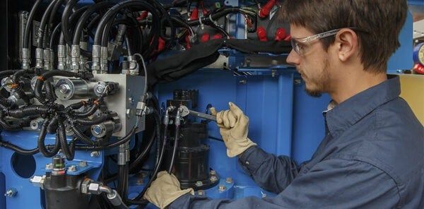 Hệ thống nâng - hạ hoạt động chậm là dấu hiệu cần bảo dưỡng