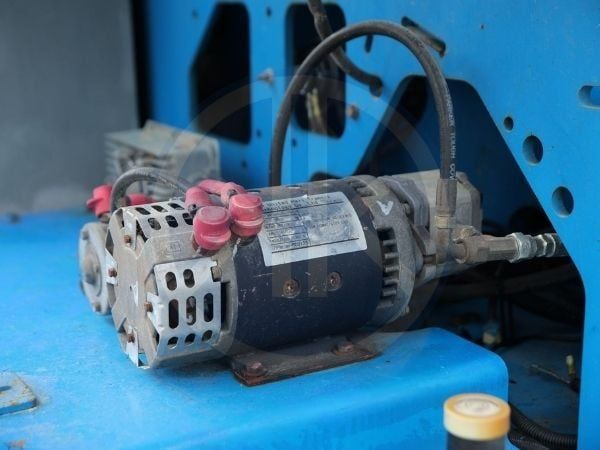 Cấu tạo thân và trục bơm thủy lực