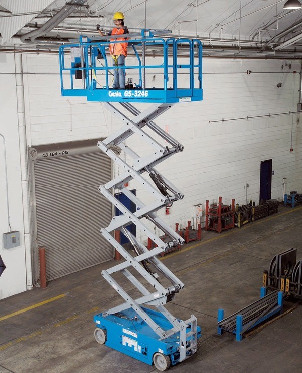 Lựa chọn xe nâng người cắt kéo 12m dựa vào điều kiện làm việc