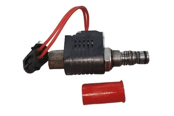 Van điện chập cháy dẫn đến xe nâng người chạy điện không tiến lùi được