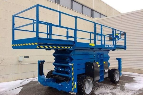 Xác định đúng nguyên nhân giúp xử lý chính xác xe nâng người chạy điện không tiến lùi được