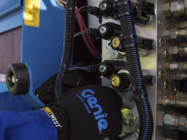 Nếu xe không nổ máy, đó có thể là do hệ thống thủy lực bị lỗi