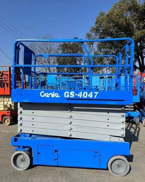 Cho thuê xe nâng người 14m điện Genie ở đâu chính hãng, giá tốt, độ mới cao?