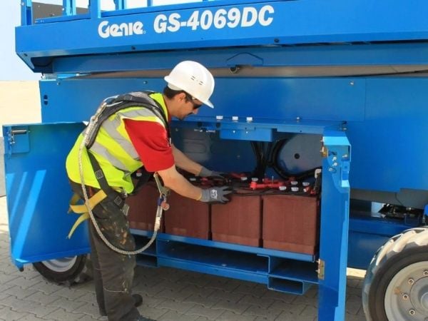 Bảo dưỡng xe nâng người định kỳ giúp đảm bảo chất lượng và tuổi thọ thiết bị