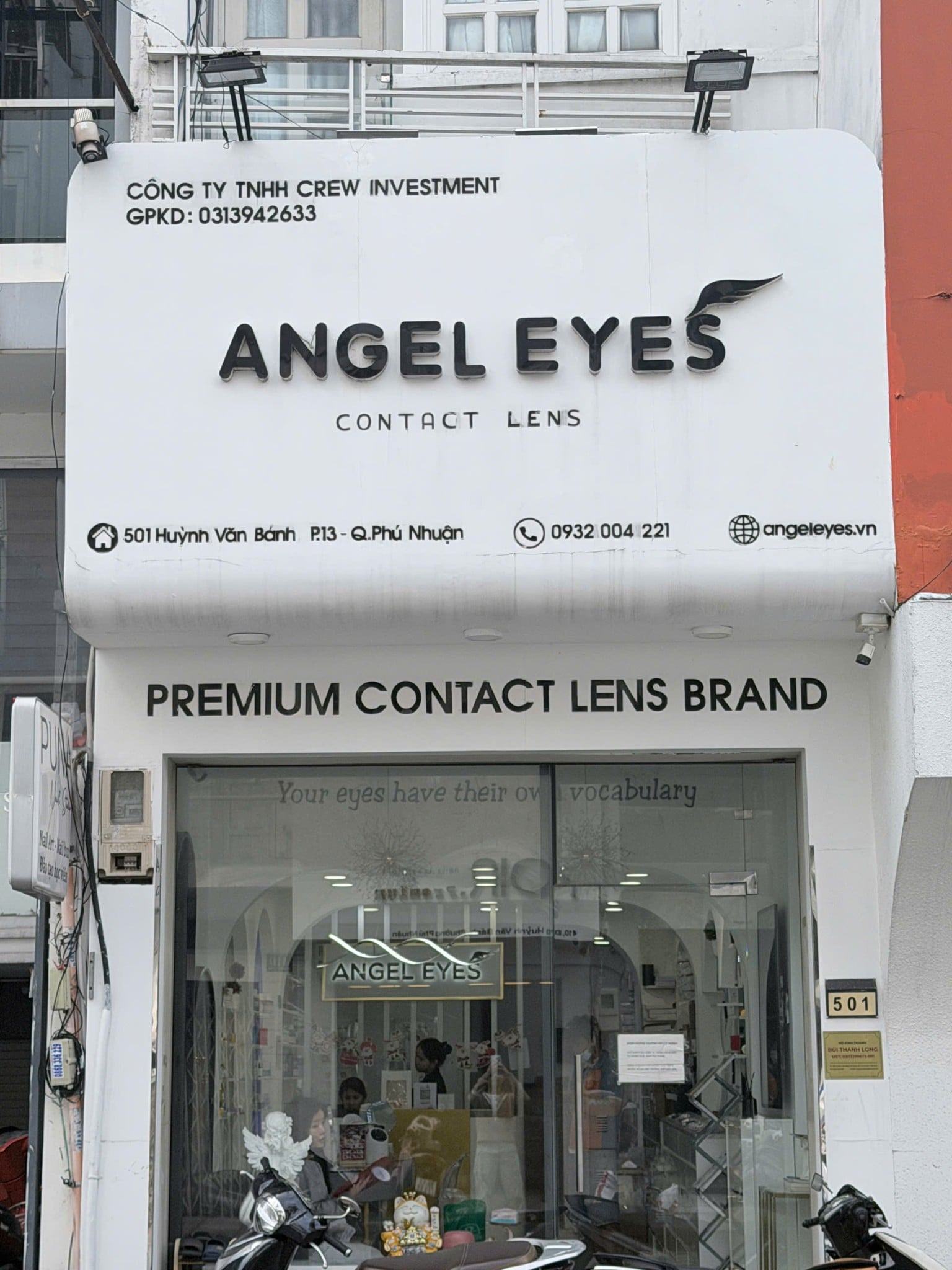 Showroom Angel Eyes tại 501 Huỳnh Văn Bánh, Phú Nhuận, TP.HCM