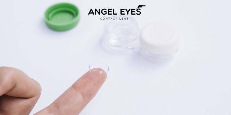 Nên chọn kính áp tròng cứng hay mềm