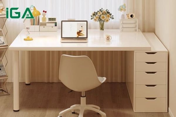 Chú ý đặt bàn làm việc phù hợp với phong thủy