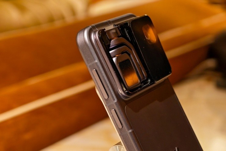 Không còn là lời đồn Robot Phone - Gimbal Smartphone độc đáo của Honor đã chính thức khai chiến tại CES2026 - mucsothi.com.vn
