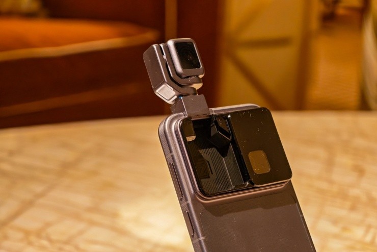 Không còn là lời đồn Robot Phone - Gimbal Smartphone độc đáo của Honor đã chính thức khai chiến tại CES2026 - mucsothi.com.vn