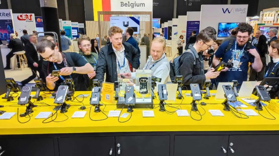 Điện thoại Trung Quốc khiến Apple và Samsung “Ngã Ngựa” vì pin quá khủng - mucsothi.com.vn