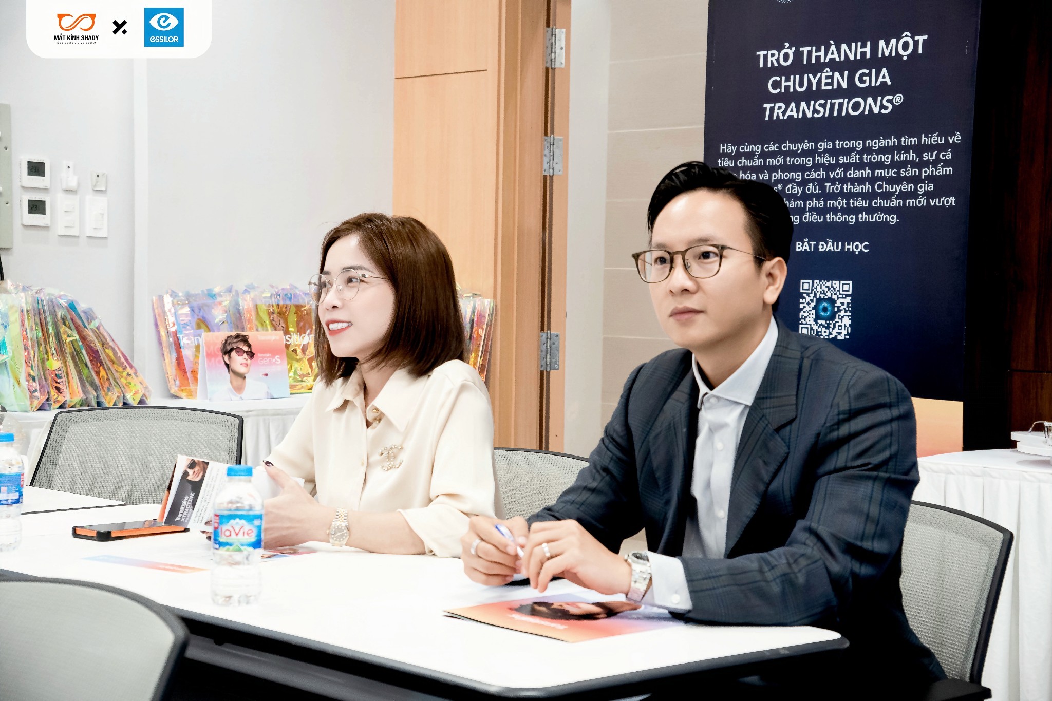 Mắt Kính Shady Hoàn Tất Đào Tạo Và Chứng Nhận Transitions Gen S Từ EssilorLuxottica