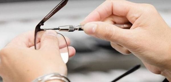 bản lề gọng kính