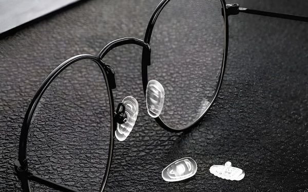 đệm mũi mắt kính