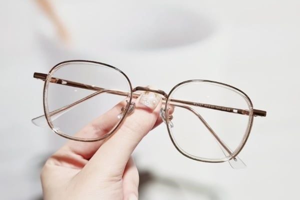 gọng kính cho người trung niên
