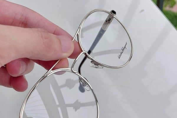 mắt kính salvatore ferragamo