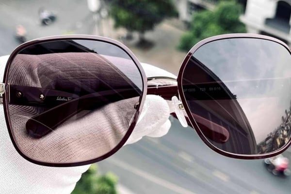 mắt kính salvatore ferragamo