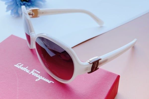 mắt kính salvatore ferragamo