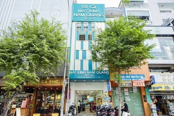 mắt kính giá rẻ
