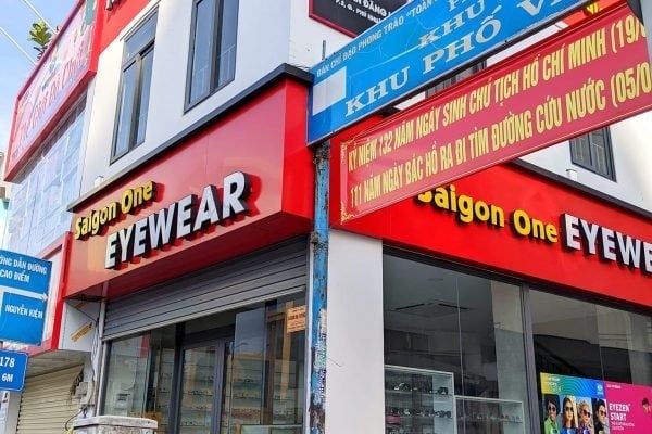 mắt kính giá rẻ
