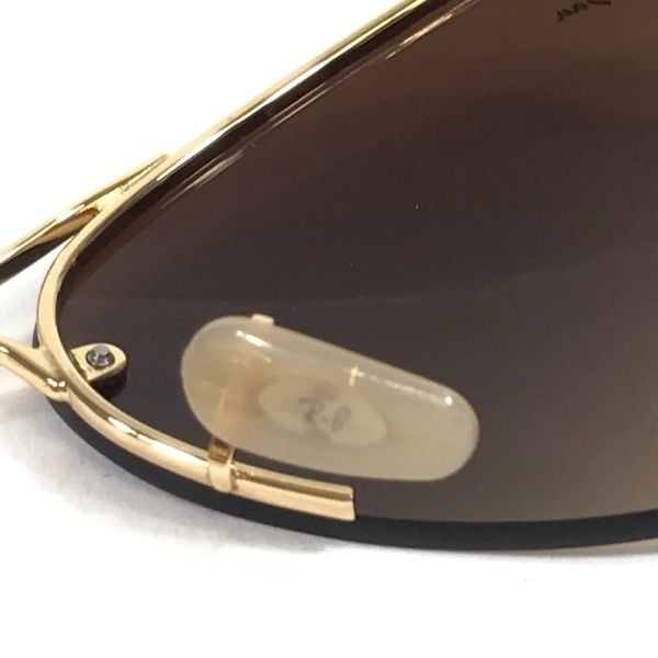 phân biệt kính rayban chính hãng