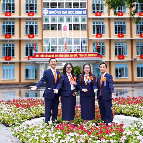 Khăn đồng phục – Điểm nhấn tinh tế dành cho phái đẹp