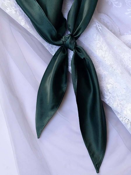 Khăn đồng phục – Điểm nhấn tinh tế dành cho phái đẹp