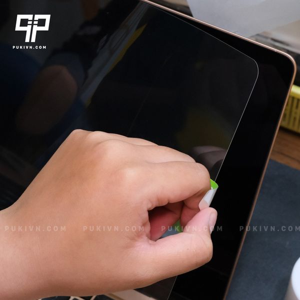 dán màn hình macbook