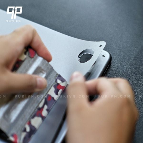 dán chống xước laptop