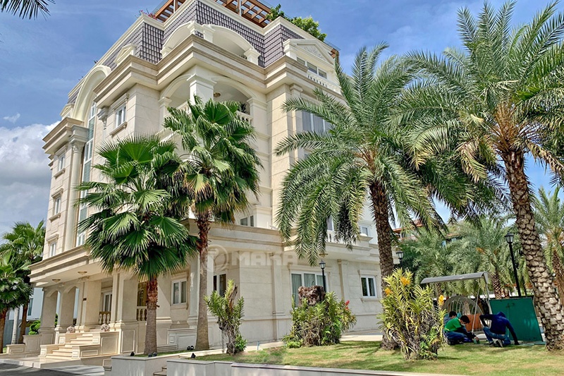 he-thong-tuoi-co-cho-san-vuon-biet-thu