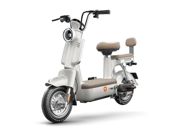 YADEA i8 (xe máy điện 4 bình)