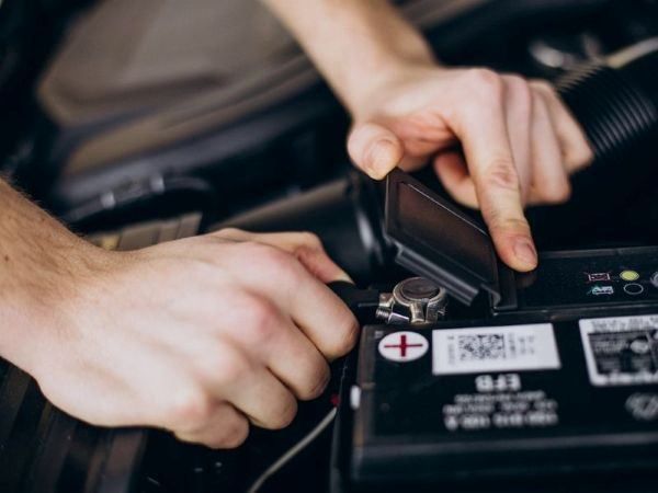 Ắc quy thường có tuổi thọ từ 2 đến 5 năm