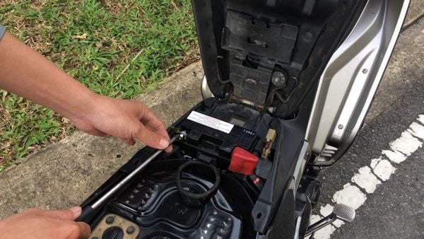 Lịch trình thay ắc quy xe máy điện Vinfast Feliz