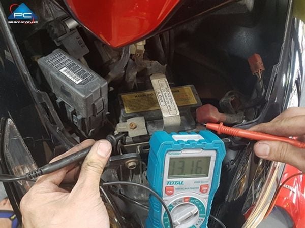cách thay bình ắc quy 12V 30Ah