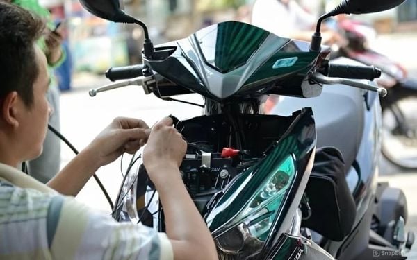 Thay bình ắc quy xe AirBlade giá bao nhiêu? Cập nhật 2025
