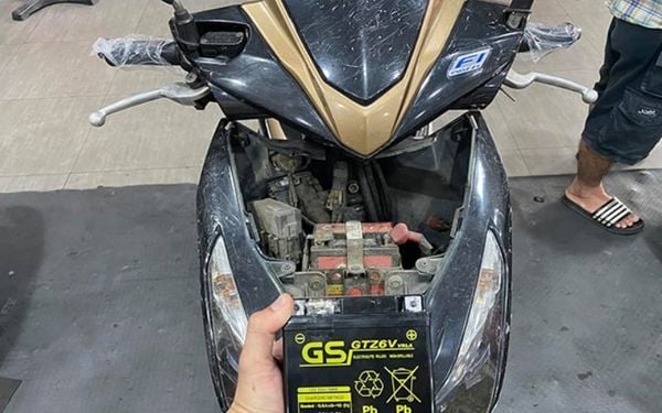 Dấu hiệu nhận biết cần thay ắc quy xe Air Blade