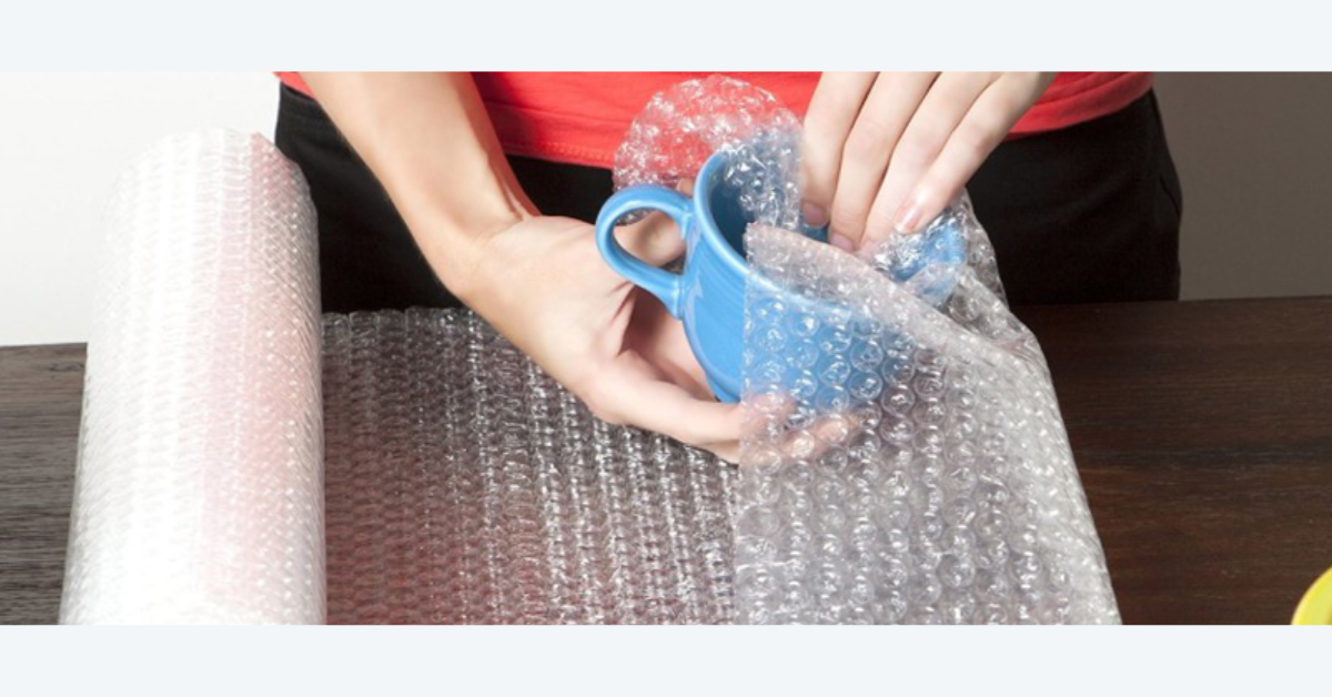 Bước 2: Bọc lót, quấn sản phẩm