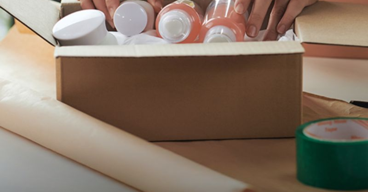 Bước 3: Cố định sản phẩm trong thùng