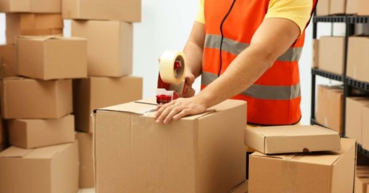 Bước 4: Niêm phong và dán kín thùng hàng