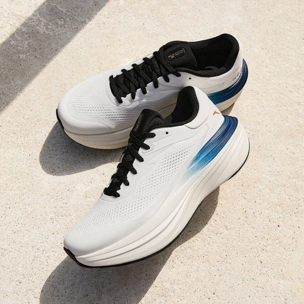 giày chạy công nghệ PG7 TRAVEL 2S