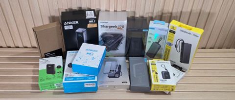 Đánh giá 13 sạc dự phòng từ Anker, Sharge, Belkin và Cuktech