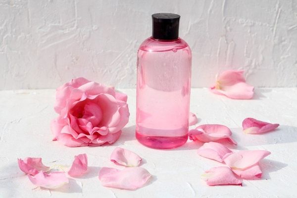 dùng gì để thay sữa rửa mặt