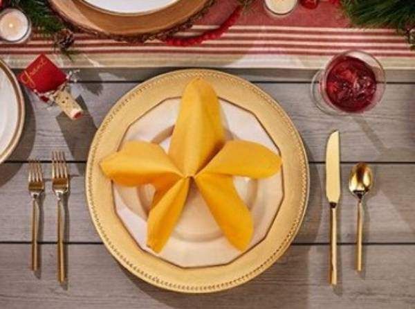 cách gấp khăn ăn hình sao biển