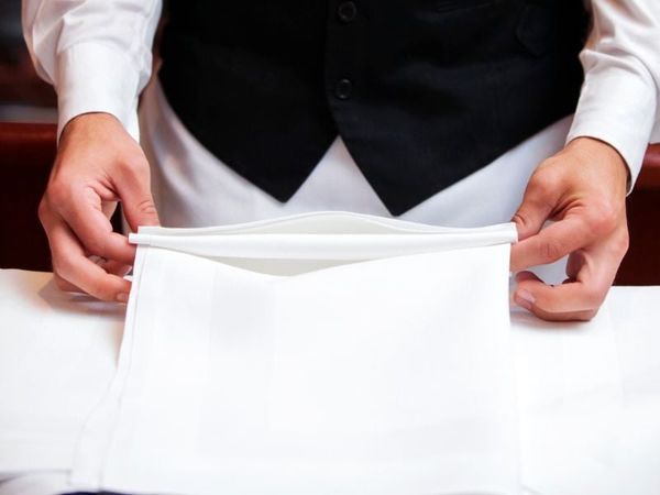 cách xếp khăn giấy ăn đơn giản