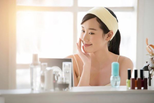 dùng gì để thay sữa rửa mặt