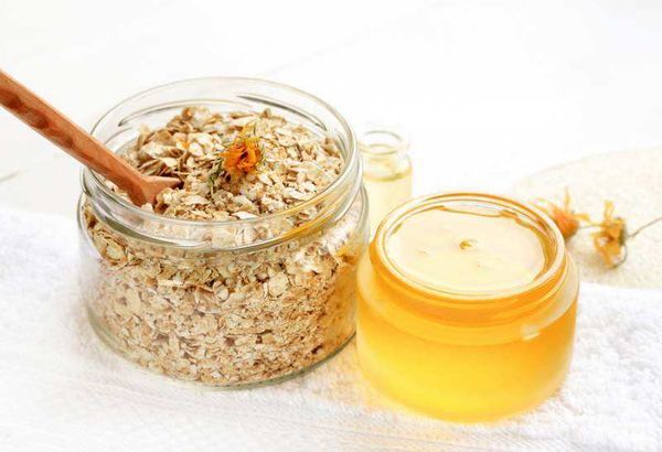 dùng gì để thay sữa rửa mặt